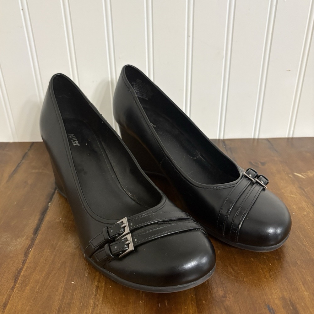 Apt 9 Slip On Apmartha Wedge Pumps 8 Black Strap Buckle Chunky Dark Academia